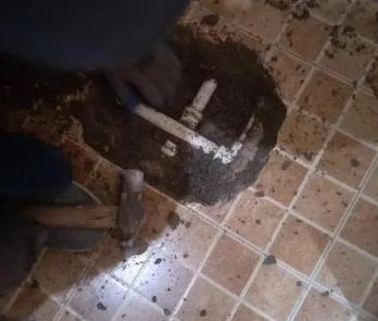 永川卫生间漏水维修公司为您分享下卫生间渗水如何处理及注意事项